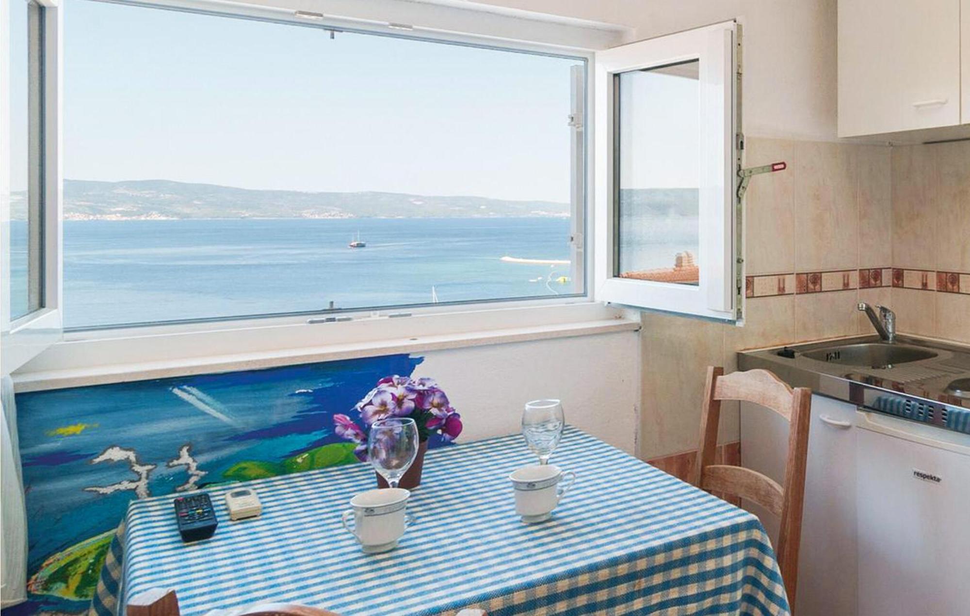 Gorgeous Apartment In Omis With House Sea View Экстерьер фото